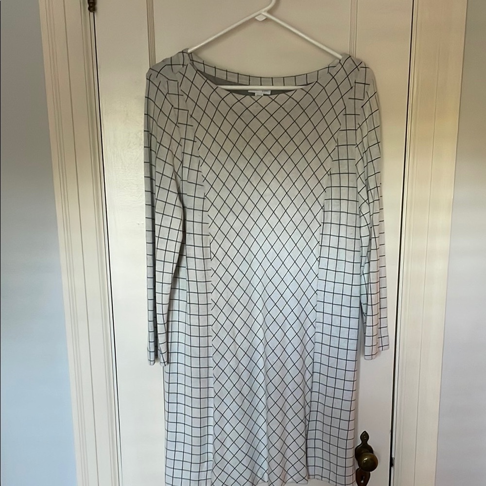 Elegant Gray Grid Pattern Tunic